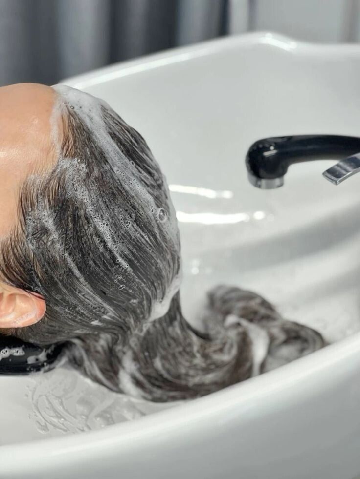 Lavado de cabello en D.Salón Hair & Spa